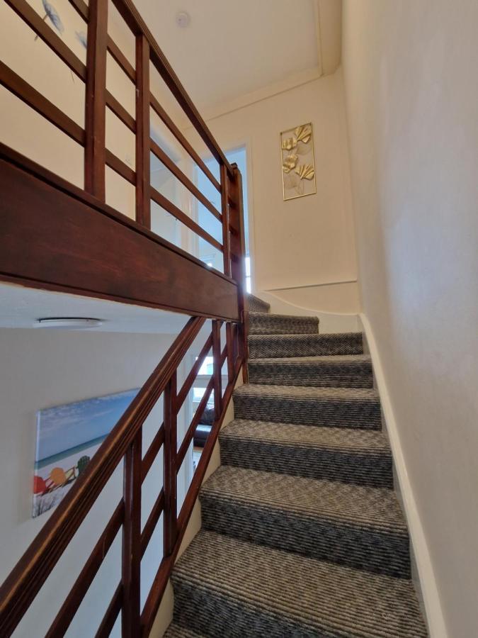 Finchley Holidays Whetstone Bagian luar foto