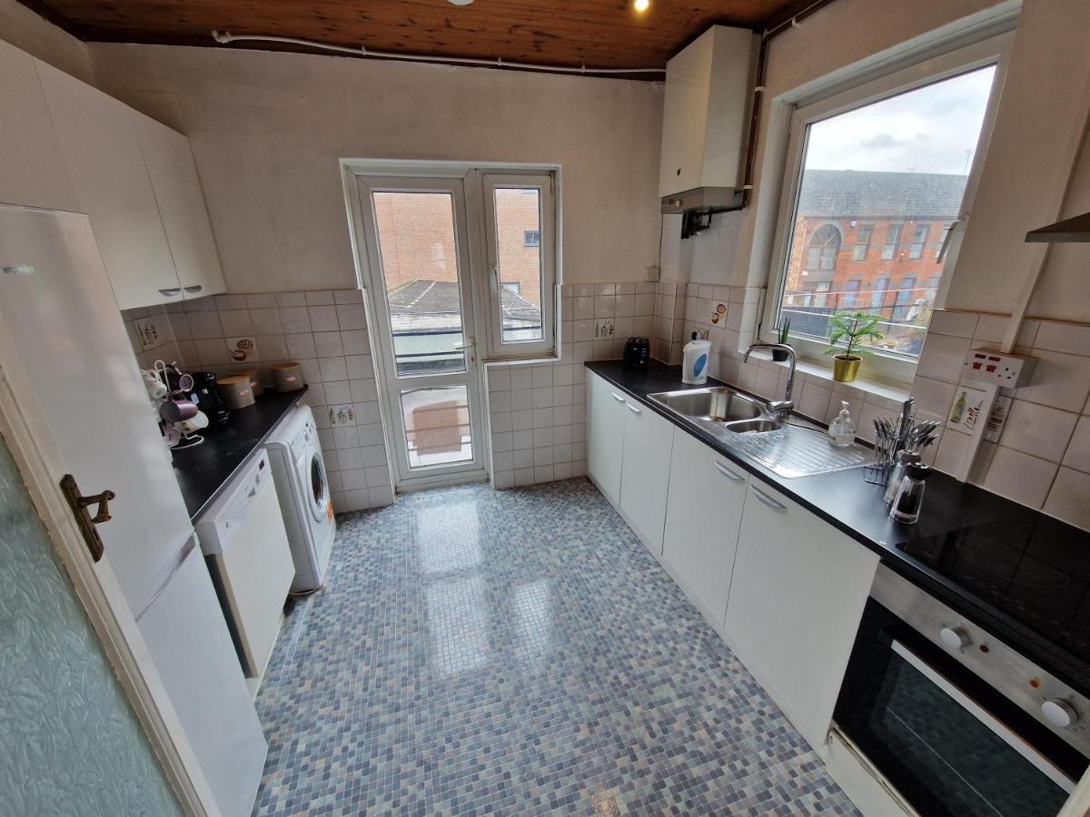 Finchley Holidays Whetstone Bagian luar foto