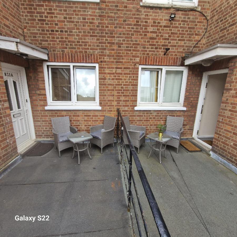 Finchley Holidays Whetstone Bagian luar foto