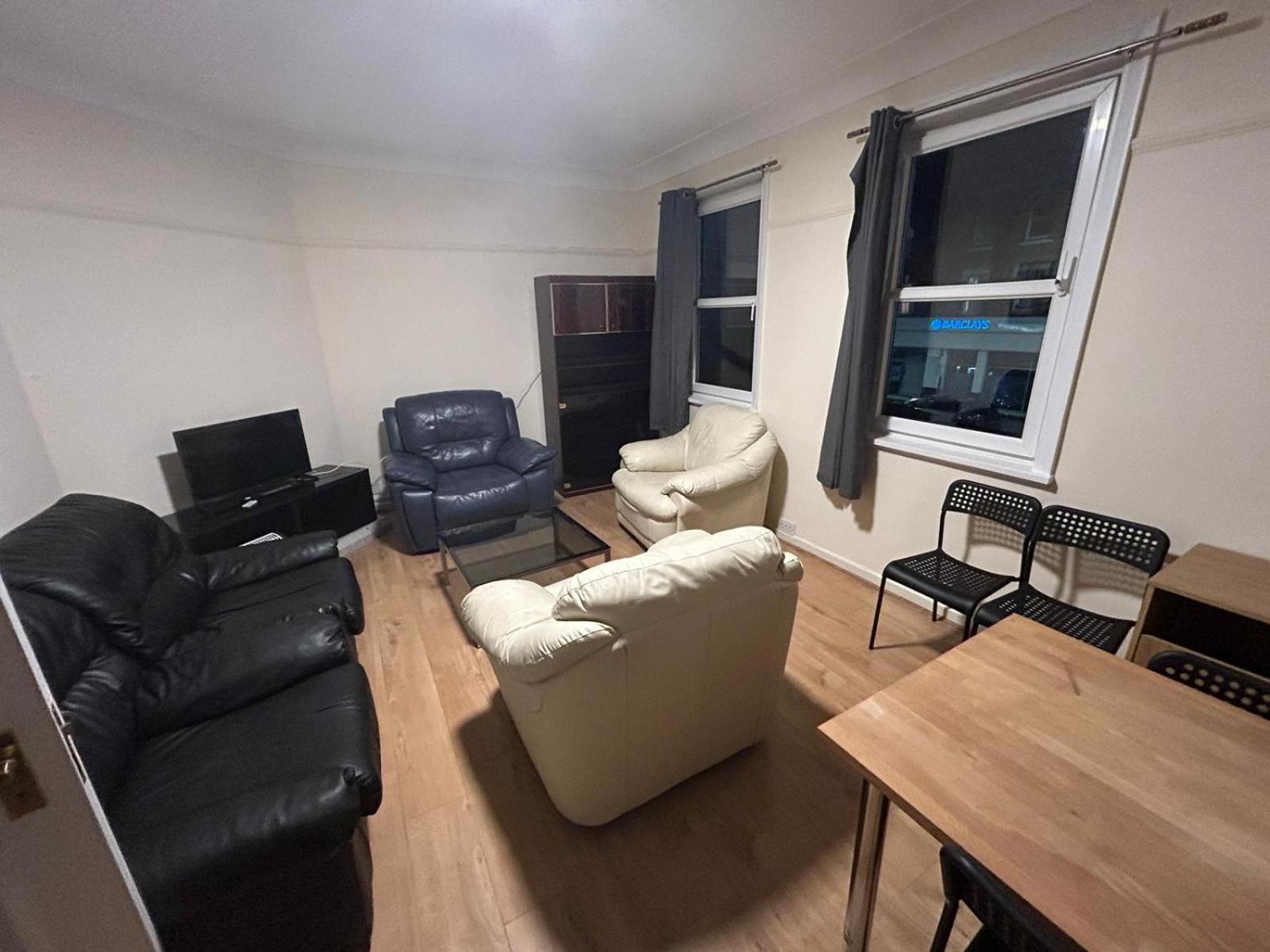Finchley Holidays Whetstone Bagian luar foto